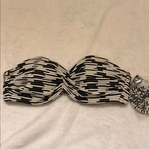 Victoria secret twist bikini top size 32B new